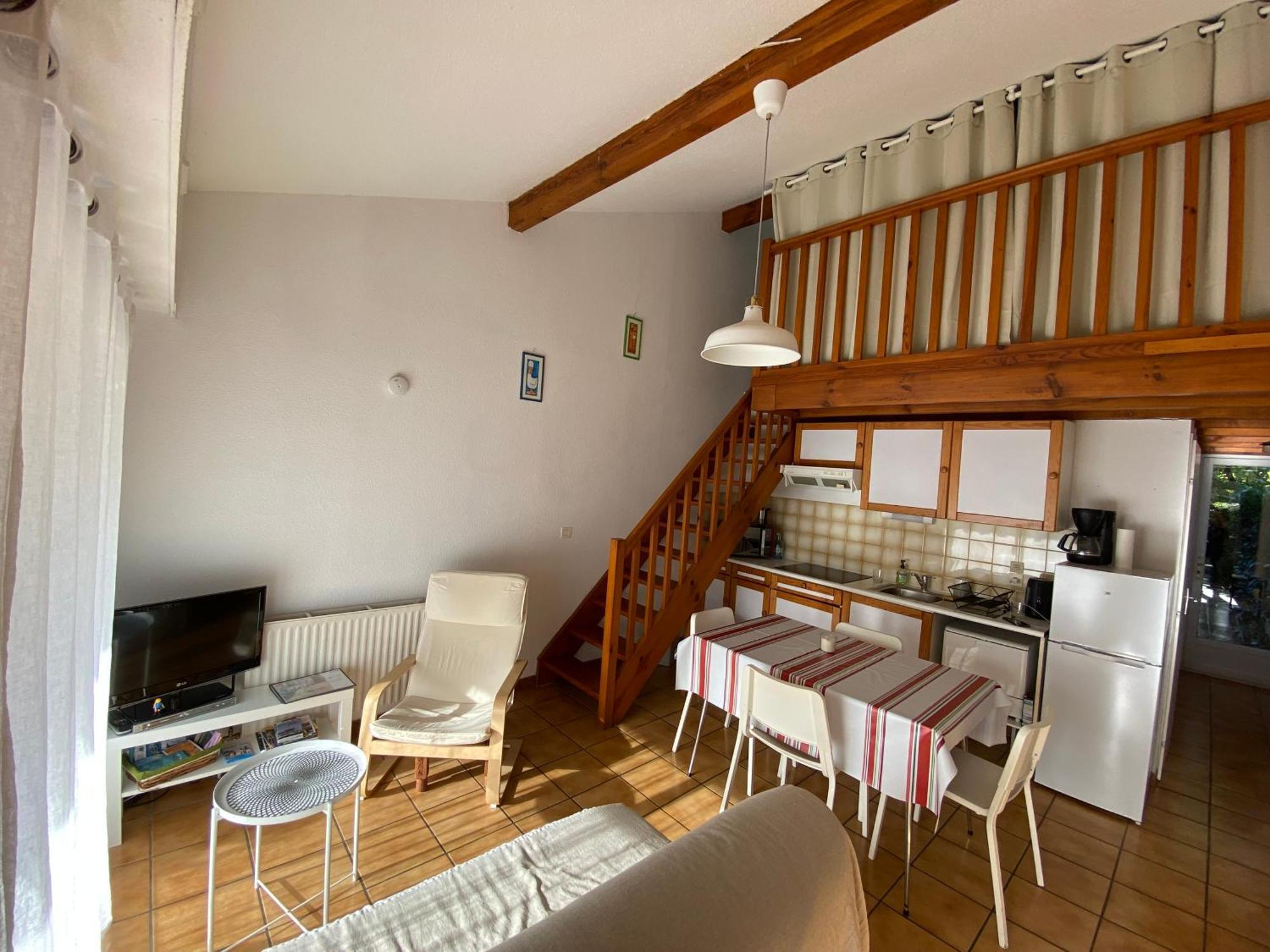 Maison Classee Avec Jardinets A 800M De La Plage 카브레톤 외부 사진